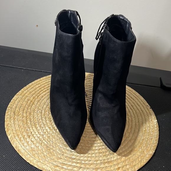 Betseyville Textured Faux Suede Ankle Booties Size 9.5 - Picture 7 of 14